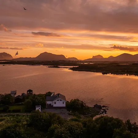 Lofoten Oceanfront - Privat Pier & Vestvagoy
