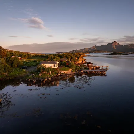 Lofoten Oceanfront - Privat Pier & Vestvagoy